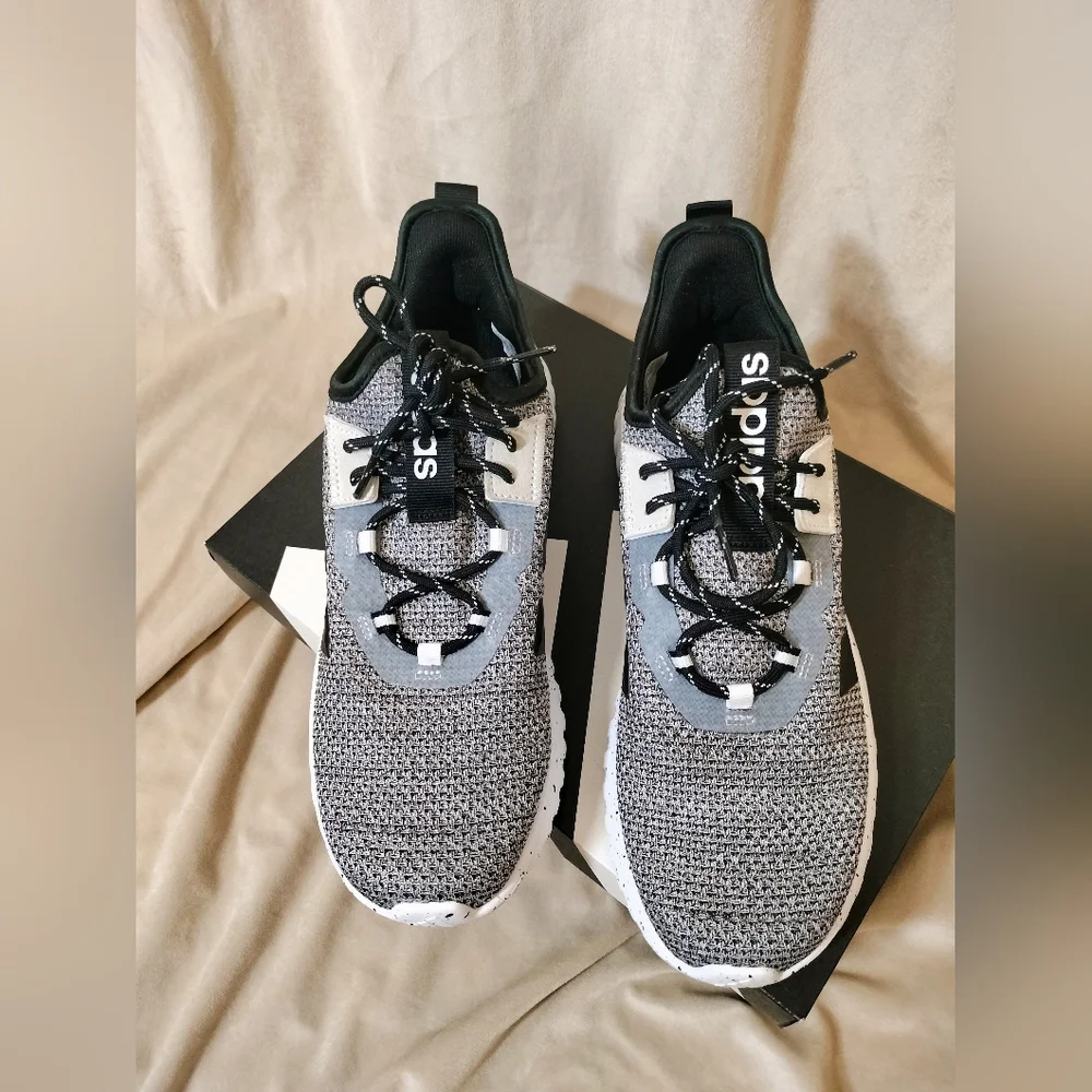 NIB! Adidas Kaptir 4.0K. Size 7 Youth/Women's Size 8.5
